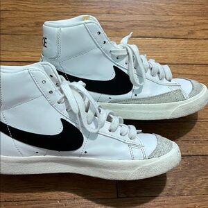 Nike Blazers Mid ‘77 size 6.5